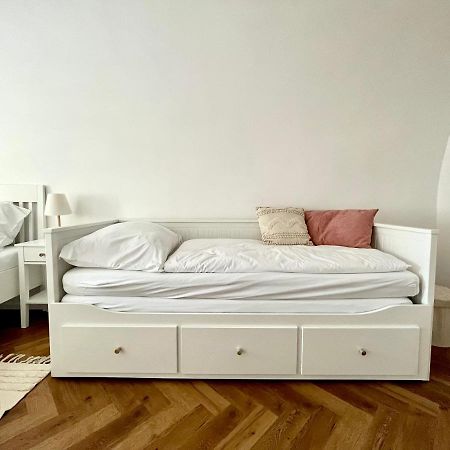 Apartman Elen Нове-Мєсто-над-Метуї Екстер'єр фото