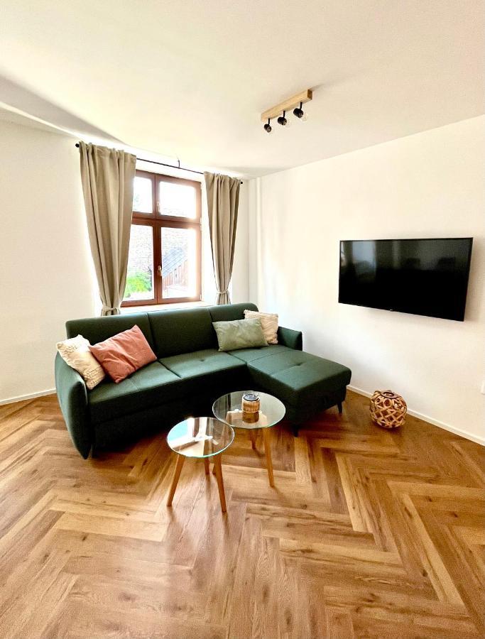 Apartman Elen Нове-Мєсто-над-Метуї Екстер'єр фото