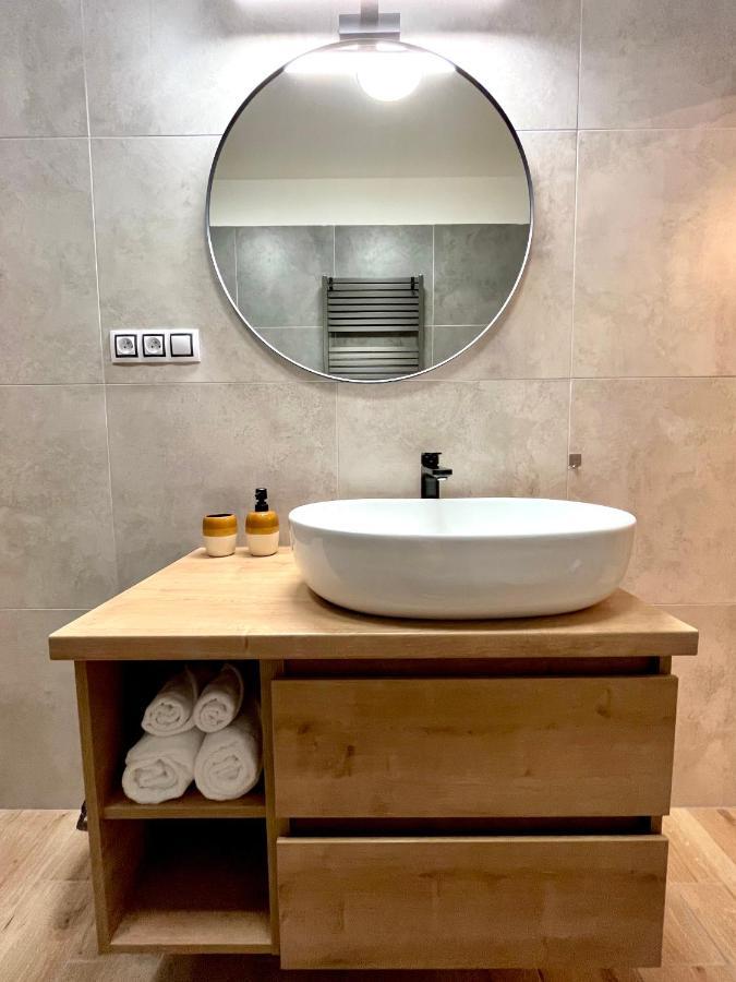 Apartman Elen Нове-Мєсто-над-Метуї Екстер'єр фото