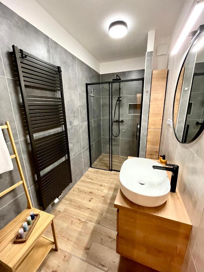 Apartman Elen Нове-Мєсто-над-Метуї Екстер'єр фото